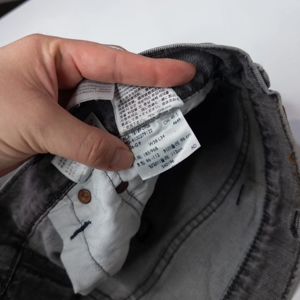 Levi's 541 Athletic Taper Shorts Mens 38 Gray Good Raw Hem Cut Off Denim